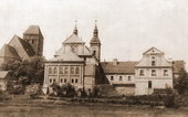 Kościoły i zabudowania gimnazjum. Ok 1918 r.
