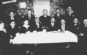 Jedno ze spotkań zarządu klubu. W środku prezes Stanisław Karczewski (w okularach).