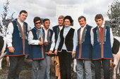 „Chojny” w pierwszym składzie. Od lewej: Feliks Wałdoch, Janusz Marianowski (Max), Gerard Studziński (Kasia), Roman Fiksa (Smutny) Krystyna Czupa, Henryk Czupa, Mieczysław  Bączkowski (Mucha).
