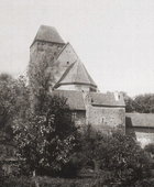 Widok na zabudowania kościelne. Pierwotna stara plebania została zbudowana w 1383 r.