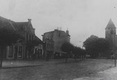 Czersk. Fragment jednej z ulic ze sklepem kolonialnym Władysława Polona.