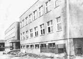 Budynek Szkoły Podstawowej nr 8 na krótko przed oddaniem do użytku.