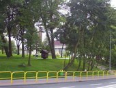 W miejscu dawnego cmentarza znajduje się obelisk.