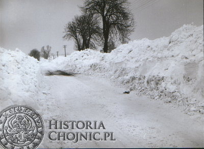 Droga Chojnice - Chojniczki podczas tzw. Zimy Stulecia. Widok z 27.02.1979 r.